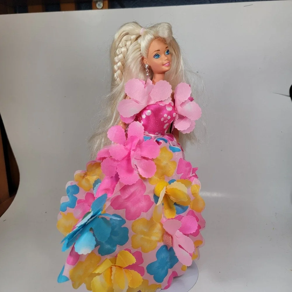 Mattel Blossom‎ Beauty Barbie Doll 1996